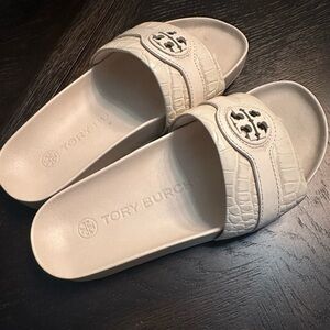 Tory Burch Carson Croc Embossed Anatomic Slide Sandal - size 6 6.5 off white